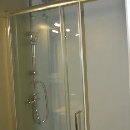 Center 5 Apartment