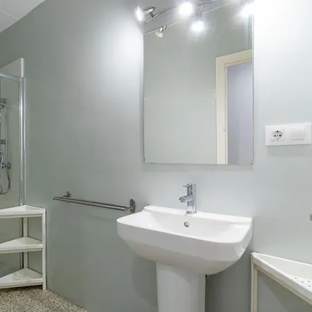 Apartment Center 5